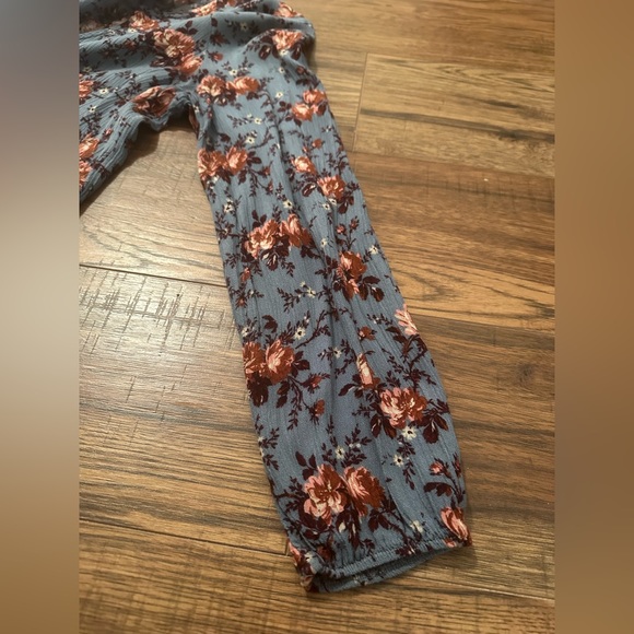 Cute Floral Top - Picture 3 of 5